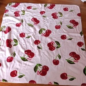 PINK Victoria's Secret White Sherpa Throw Blanket with Pink Trim